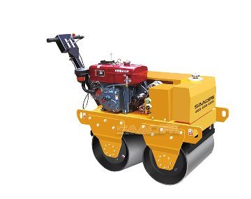 雙驅(qū)雙振·液壓無級(jí)變速——薩奧手扶壓路機(jī)獲